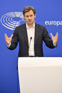 Pressekonferenz zu der Überarbeitung der Energieeffizienzrichtlinie im EU-Parlament in Straßburg