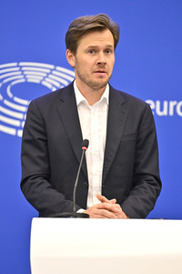 Pressekonferenz zu der Überarbeitung der Energieeffizienzrichtlinie im EU-Parlament in Straßburg