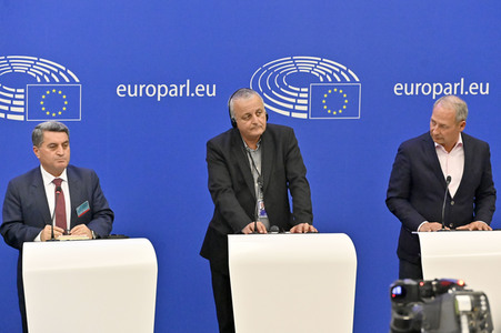 Pressekonferenz zur Bedrohung durch ISIS im EZ-Parlament in Straßburg