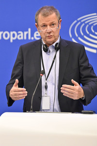 Pressekonferenz zu Überarbeitung der Erneuerbare-Energien-Richtlinie im EU-Parlament in Straßburg