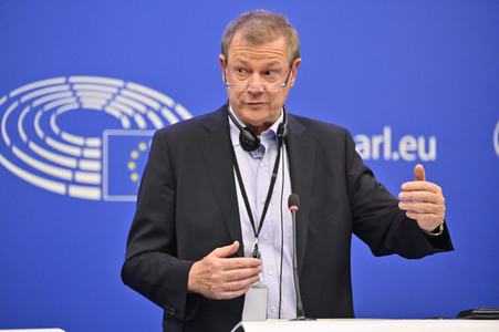 Pressekonferenz zu Überarbeitung der Erneuerbare-Energien-Richtlinie im EU-Parlament in Straßburg