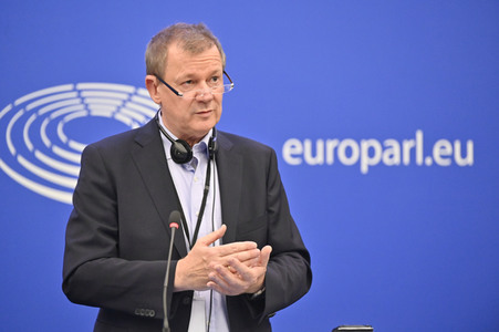 Pressekonferenz zu Überarbeitung der Erneuerbare-Energien-Richtlinie im EU-Parlament in Straßburg