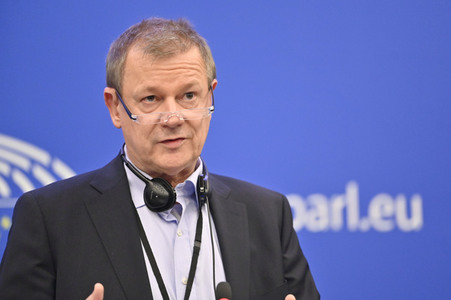 Pressekonferenz zu Überarbeitung der Erneuerbare-Energien-Richtlinie im EU-Parlament in Straßburg