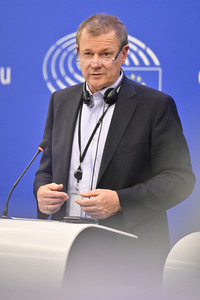 Pressekonferenz zu Überarbeitung der Erneuerbare-Energien-Richtlinie im EU-Parlament in Straßburg