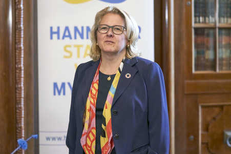 Pressetermin mit Svenja Schulze und Belit Onay in Hannover
