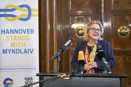Pressetermin mit Svenja Schulze und Belit Onay in Hannover