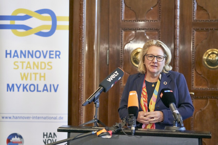 Pressetermin mit Svenja Schulze und Belit Onay in Hannover