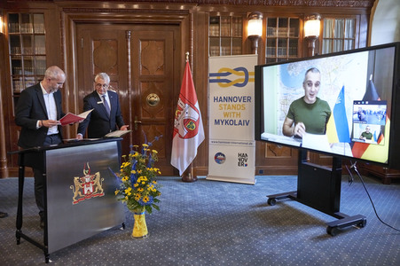 Unterzeichnung einer Solidaritätspartnerschaft zwischen Hannover und Mykolajiw