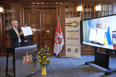 Unterzeichnung einer Solidaritätspartnerschaft zwischen Hannover und Mykolajiw