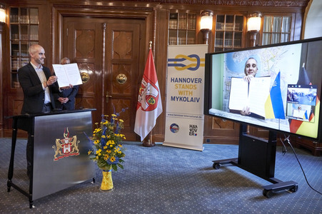 Unterzeichnung einer Solidaritätspartnerschaft zwischen Hannover und Mykolajiw