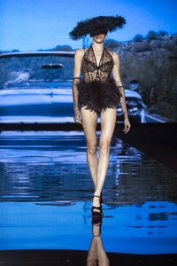 Andres Sarda Fashion Show auf der 76. Mercedes-Benz Fashion Week Madrid