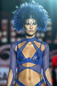 Andres Sarda Fashion Show auf der 76. Mercedes-Benz Fashion Week Madrid