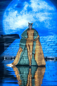 Andres Sarda Fashion Show auf der 76. Mercedes-Benz Fashion Week Madrid