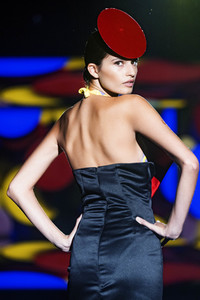 Andres Sarda Fashion Show auf der 76. Mercedes-Benz Fashion Week Madrid