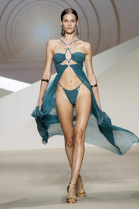 Dolores Cortés Fashion Show auf der 76. Mercedes-Benz Fashion Week Madrid