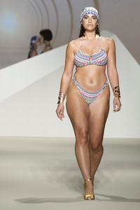 Dolores Cortés Fashion Show auf der 76. Mercedes-Benz Fashion Week Madrid