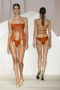 Dolores Cortés Fashion Show auf der 76. Mercedes-Benz Fashion Week Madrid