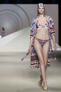 Dolores Cortés Fashion Show auf der 76. Mercedes-Benz Fashion Week Madrid