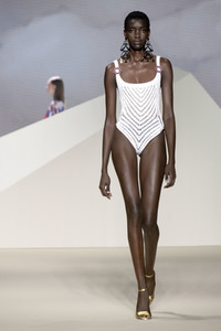 Dolores Cortés Fashion Show auf der 76. Mercedes-Benz Fashion Week Madrid