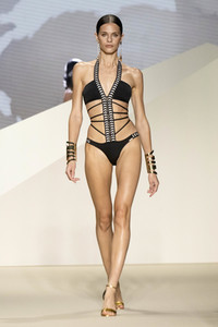 Dolores Cortés Fashion Show auf der 76. Mercedes-Benz Fashion Week Madrid