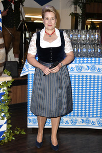 Offizieller Wiesn Anstich 2022 im Hofbräu Berlin