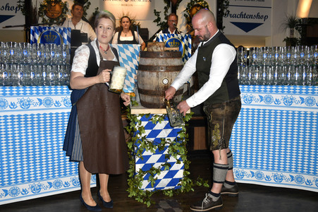 Offizieller Wiesn Anstich 2022 im Hofbräu Berlin