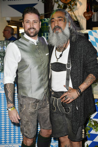 Wiesn Anstich 2022 im Hofbräu Berlin