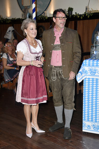 Wiesn Anstich 2022 im Hofbräu Berlin