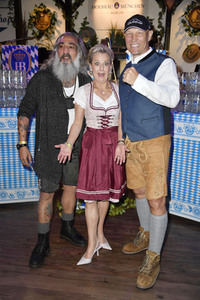 Wiesn Anstich 2022 im Hofbräu Berlin
