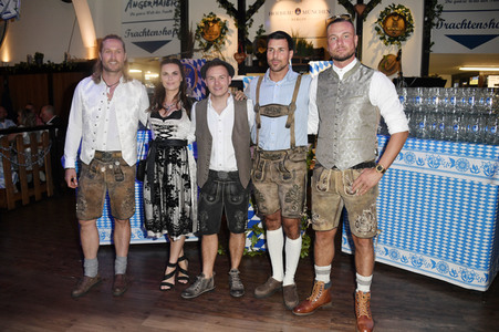 Wiesn Anstich 2022 im Hofbräu Berlin