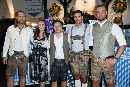Wiesn Anstich 2022 im Hofbräu Berlin