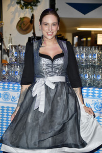 Wiesn Anstich 2022 im Hofbräu Berlin