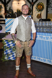 Wiesn Anstich 2022 im Hofbräu Berlin