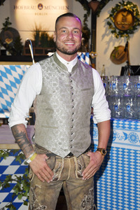 Wiesn Anstich 2022 im Hofbräu Berlin