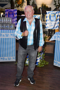 Wiesn Anstich 2022 im Hofbräu Berlin