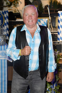 Wiesn Anstich 2022 im Hofbräu Berlin