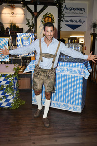 Wiesn Anstich 2022 im Hofbräu Berlin