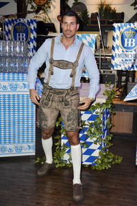 Wiesn Anstich 2022 im Hofbräu Berlin