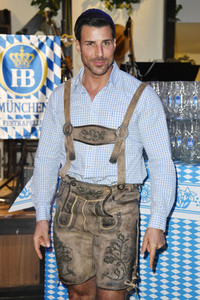 Wiesn Anstich 2022 im Hofbräu Berlin