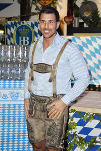 Wiesn Anstich 2022 im Hofbräu Berlin