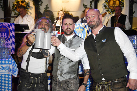 Wiesn Anstich 2022 im Hofbräu Berlin