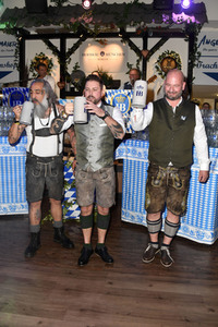 Wiesn Anstich 2022 im Hofbräu Berlin
