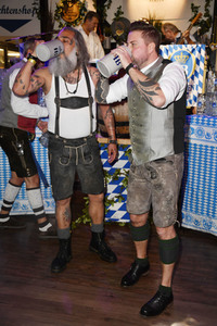 Wiesn Anstich 2022 im Hofbräu Berlin