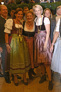 Wiesn Anstich auf dem Oktoberfest 2022 im Schottenhamel Festzelt in München