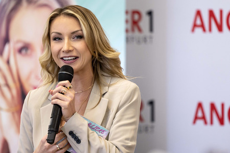 Autogrammstunde mit Anna-Carina Woitschack und Stefan Mross in Erfurt