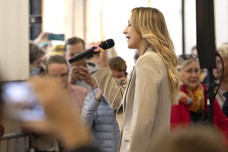Autogrammstunde mit Anna-Carina Woitschack und Stefan Mross in Erfurt