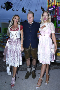 Almauftrieb beim Oktoberfest 2022 in München