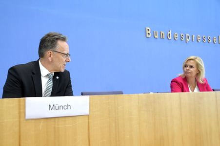 Bundespressekonferenz Vorstellung BKA - Lagebild Organisierte Kriminalität 2021 in Berlin