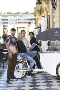 Photoshooting mit dem Cast von 'Stillness in the Storm', San Sebastian International Film Festival 2022