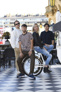 Photoshooting mit dem Cast von 'Stillness in the Storm', San Sebastian International Film Festival 2022